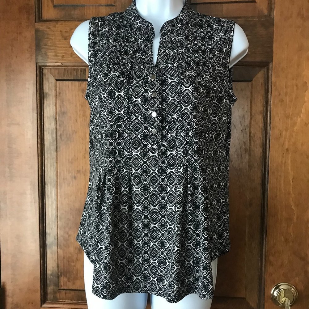 DP Black & White Geometric SleevelessTunic Top w/V-Neck & Buttons Petite Small